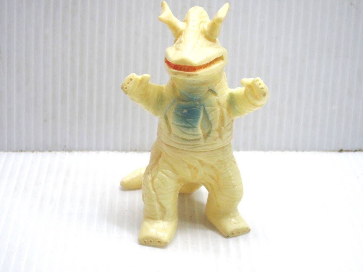 Yahoo!オークション - 当時物 ブルマァク製 ミニ ソフビ エレキング ウ