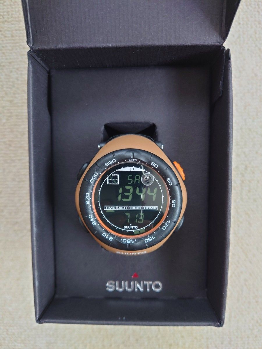 SUUNTO VECTOR MARRON BROWN スント ベクター マロンブラウン Made in