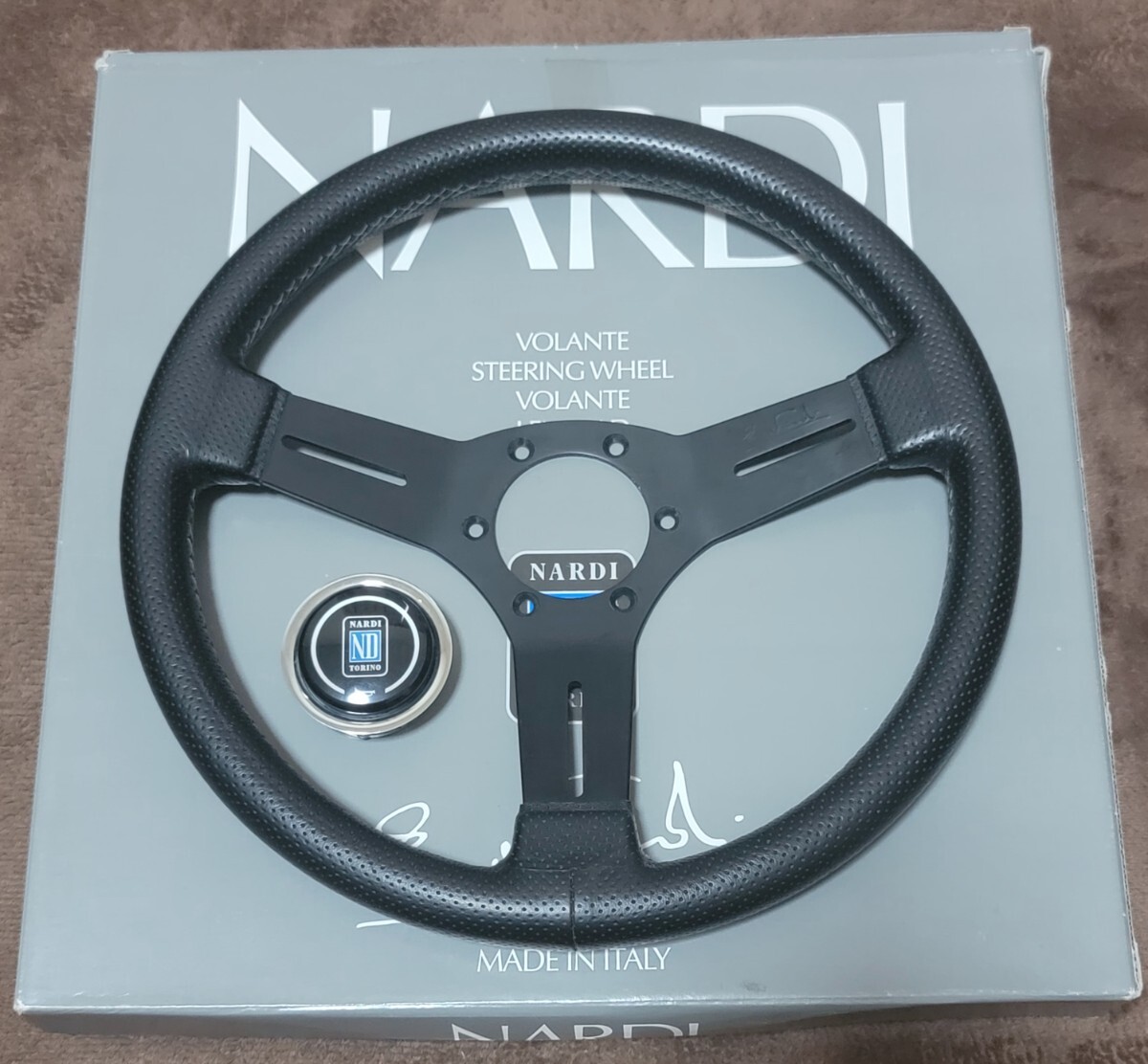 美品 NARDI ナルディ ステアリング 正規品 COMPETITION