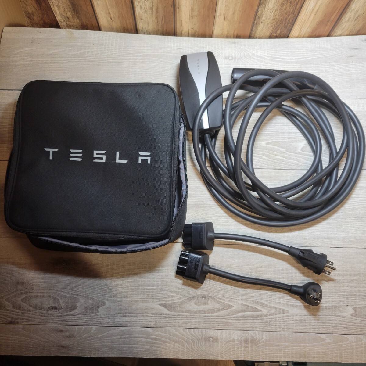 Yahoo!オークション - TESLA 純正モバイルコネクターセット/ テスラ/