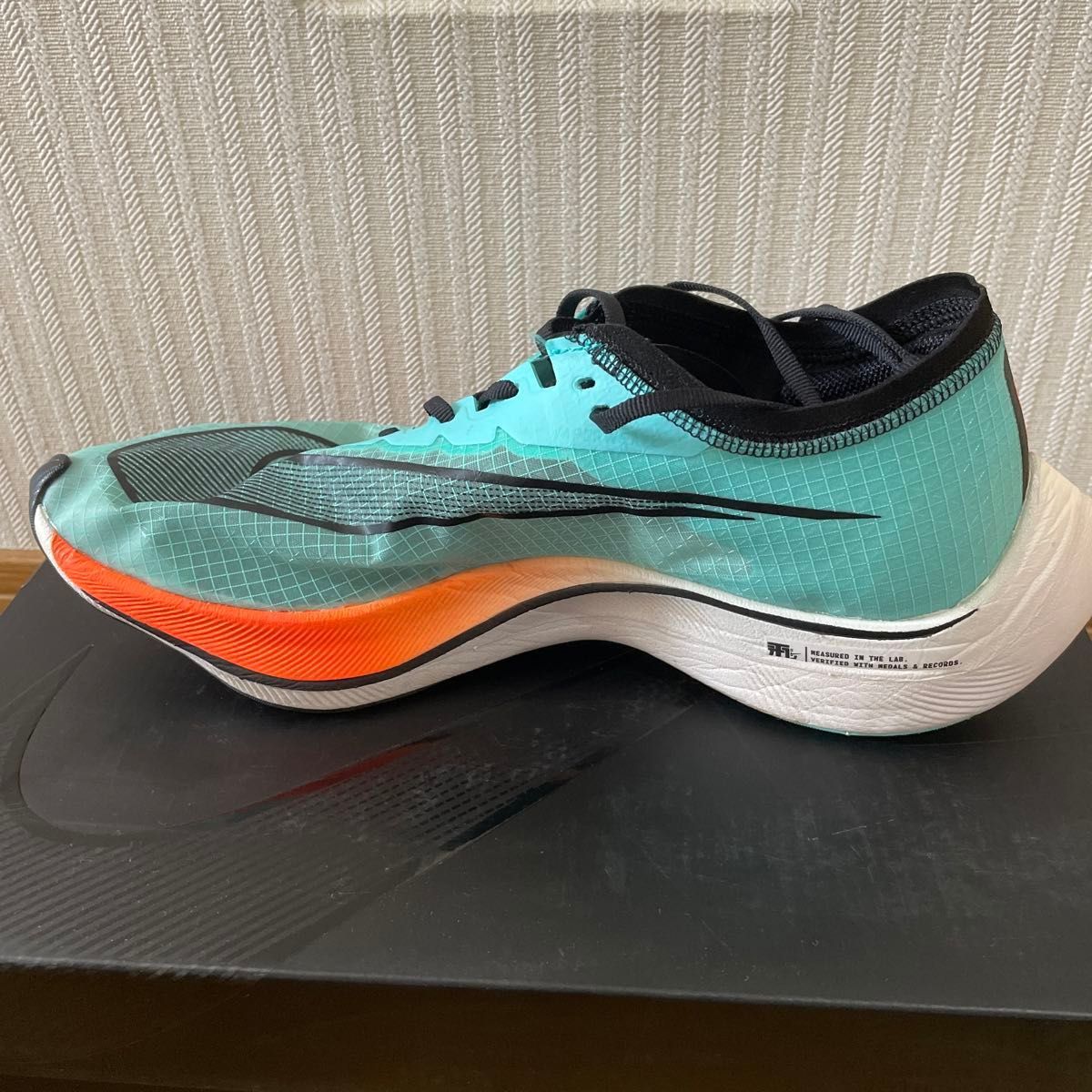美品 ナイキ ヴェイパーフライ ネクスト% 27cm 箱根駅伝限定カラー