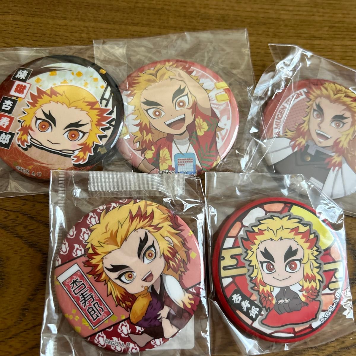 鬼滅の刃 煉獄杏寿郎 缶バッジ Amazon.co.jp: 鬼滅 煉獄杏寿郎 缶