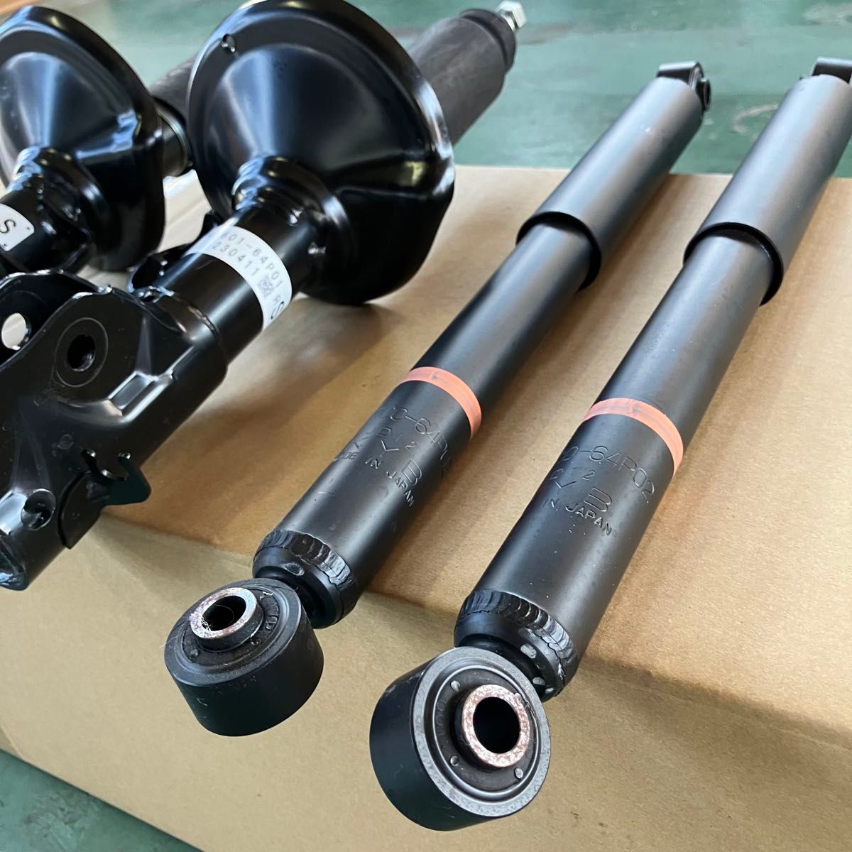 新車外し】スズキ 純正 DA17V エブリィバン エブリー ショック