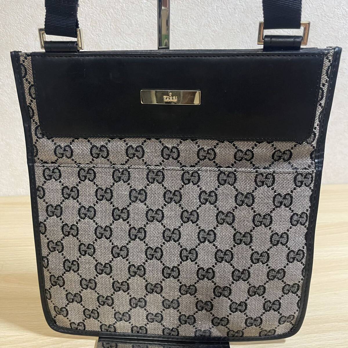 美品】GUCCI ショルダーバッグGGキャンバスレザー サコッシュ