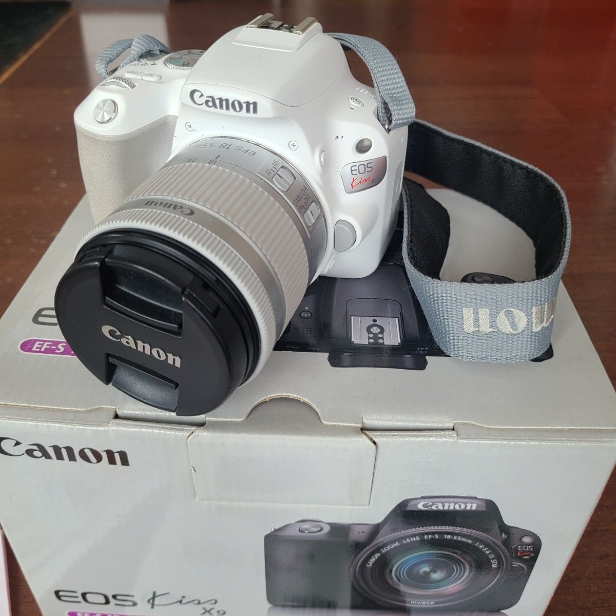 Canon EOS Kiss X9 ホワイト白 希少 デジタル 一眼レフカメラ キャノン