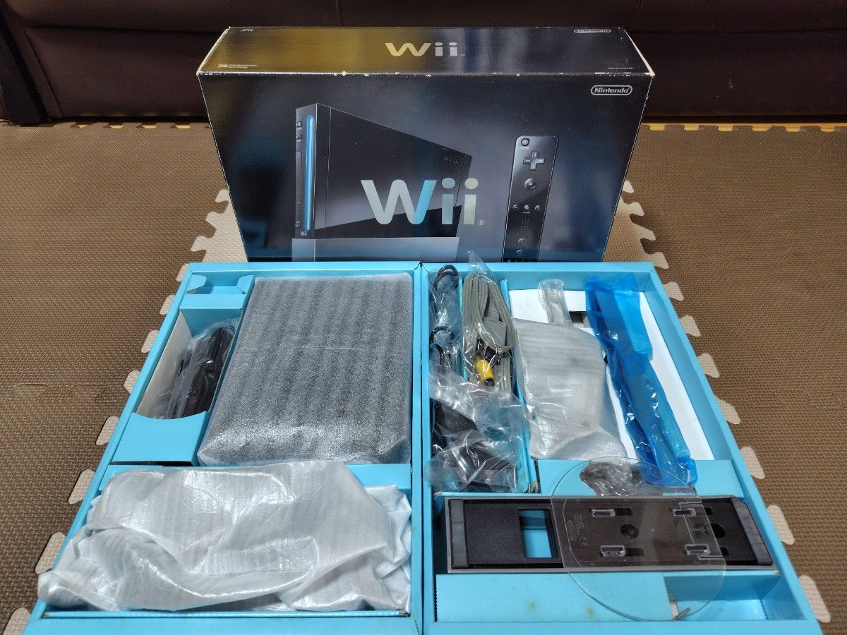 Wii 本体 リモコン×4個 ヌンチャク×3個 コントローラー×1個 ゲーム