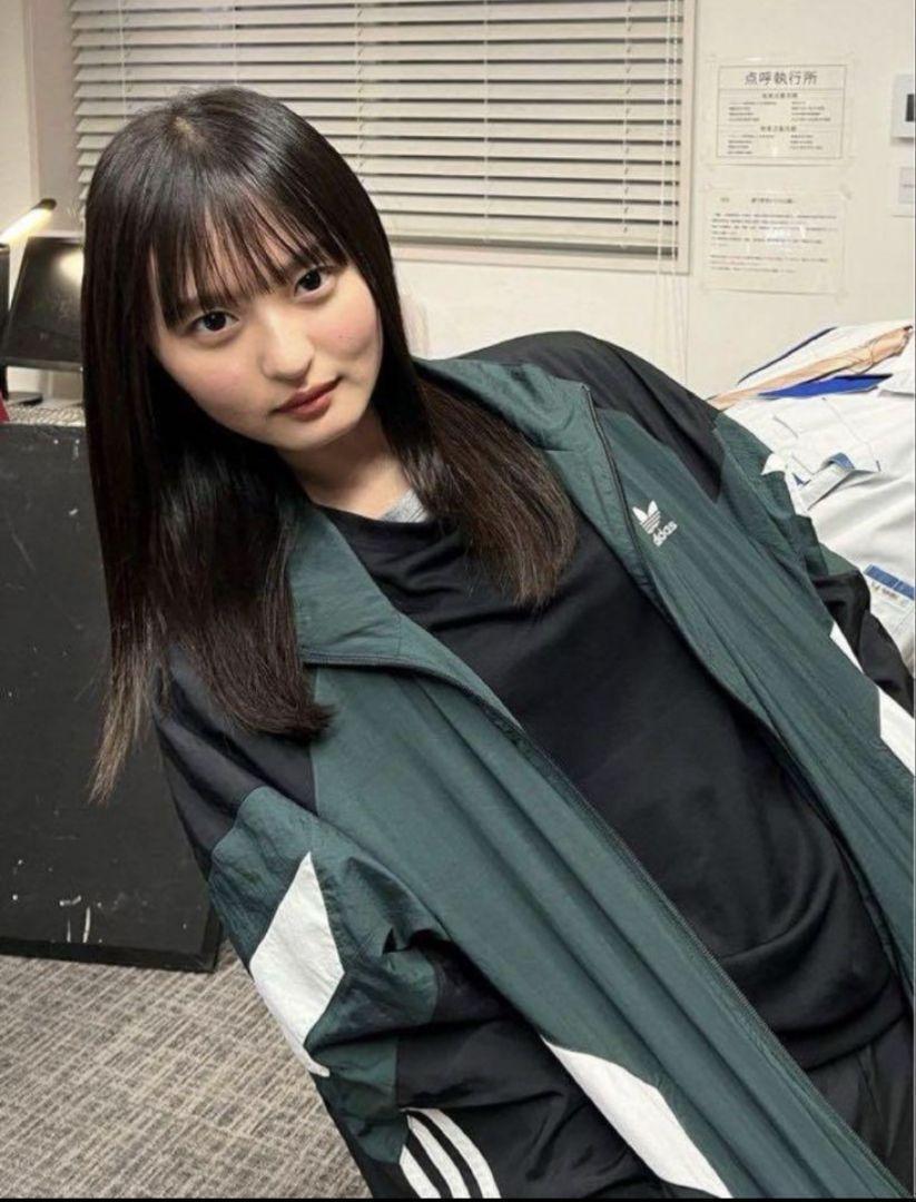 極美品 常田大希着用類似品アディダスナイロントラックジャケット