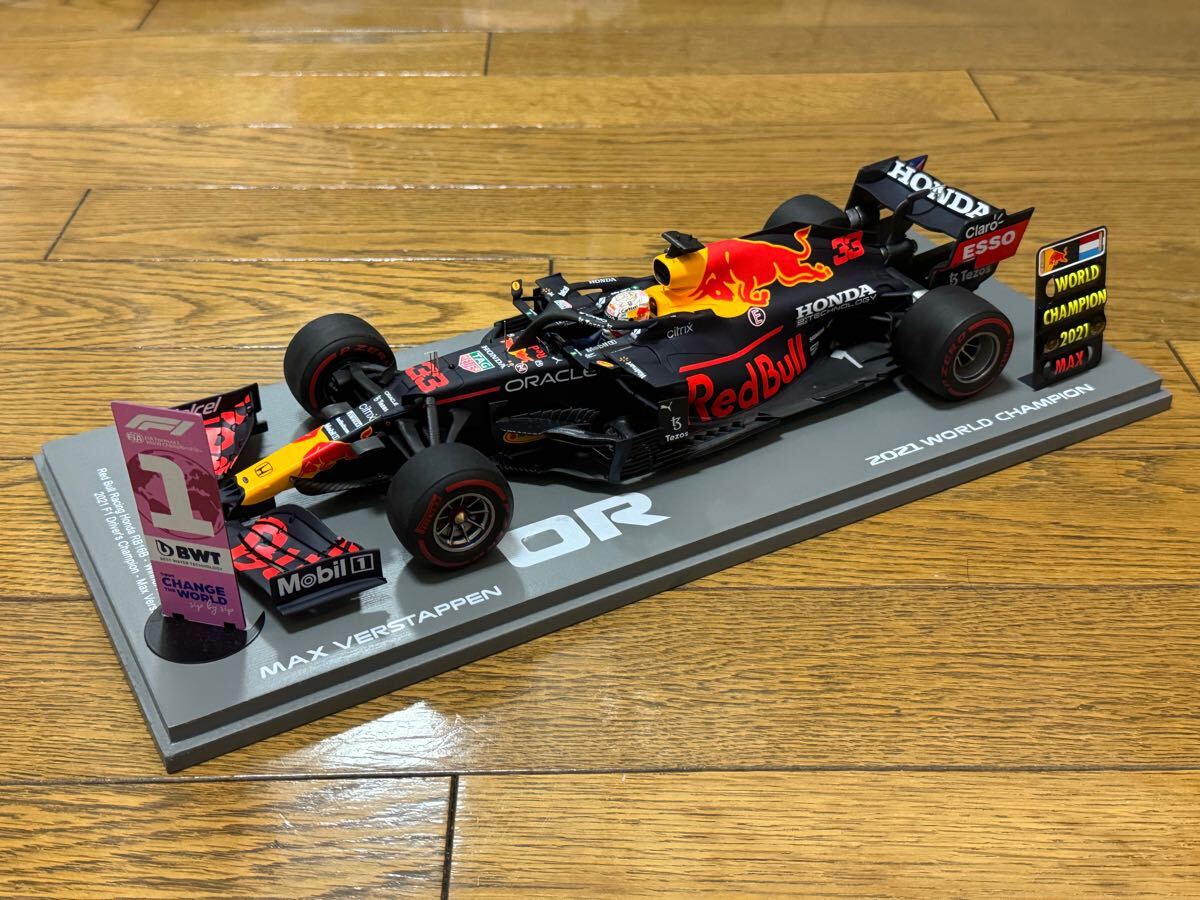レッドブルホンダRB16B スパーク 1/18 レッドブル RB16B アブダビGP
