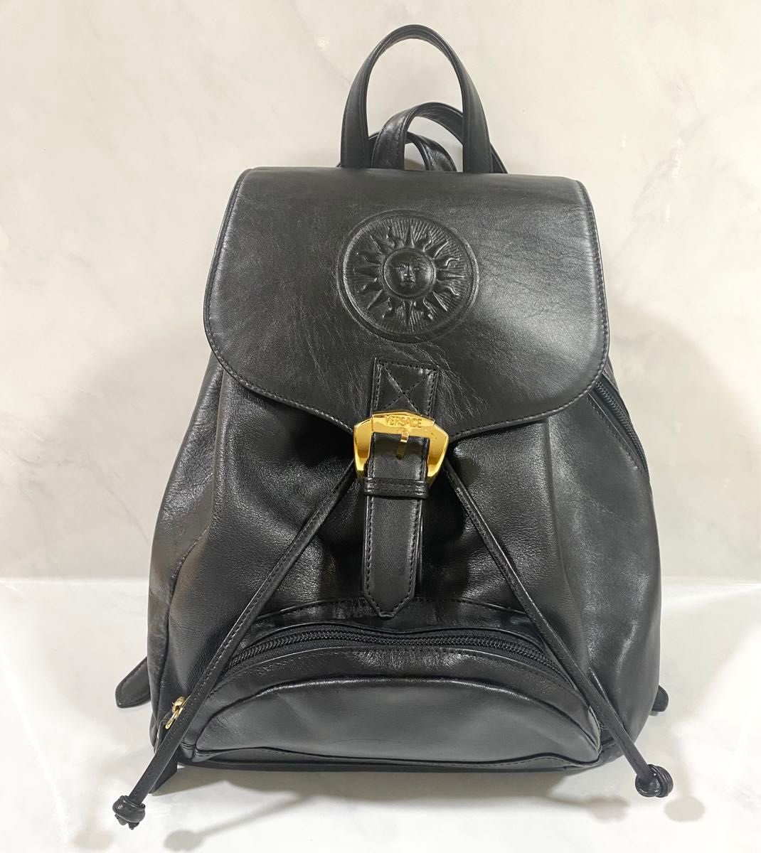 極美品】VERSACE レザー リュック サンバースト 本革 ブラック 黒
