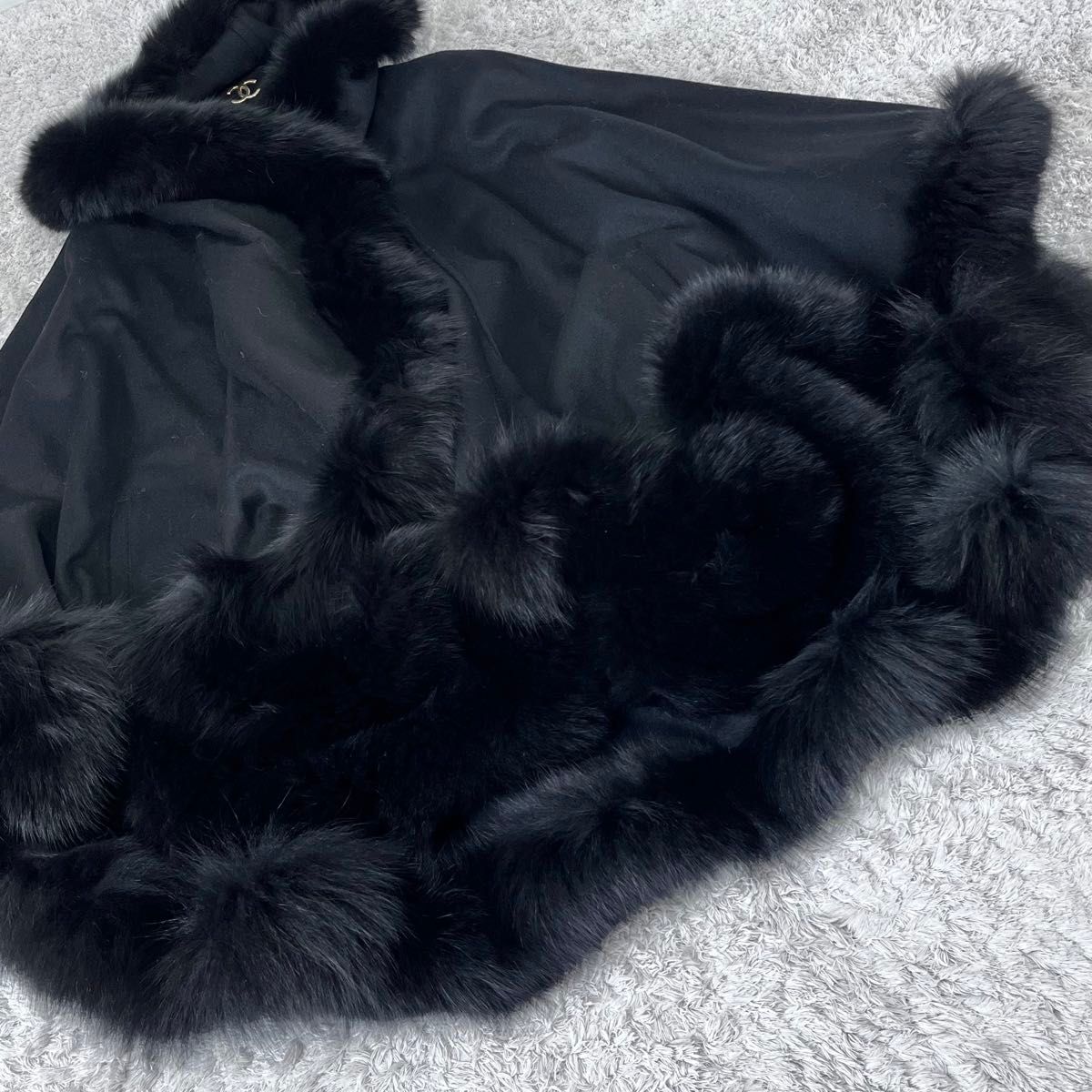 美品】SAGAFURS カシミヤ100 サガフォックスファー フード ポンチョ