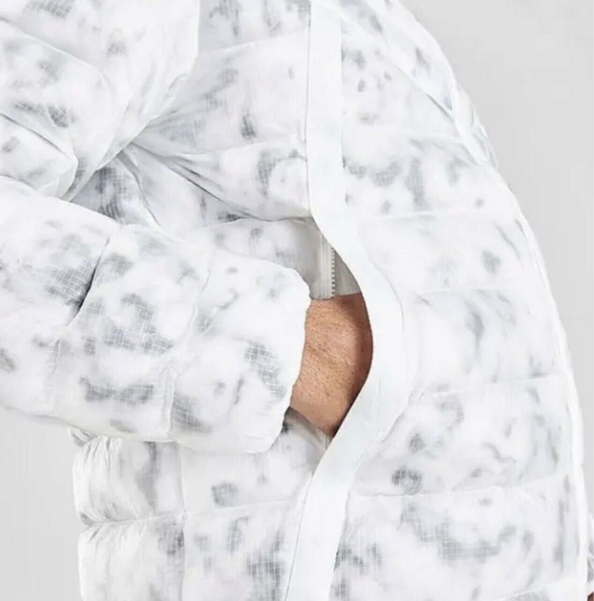 最終値下げ Nike ダウンジャケット ホワイト・グレー迷彩｜Yahoo