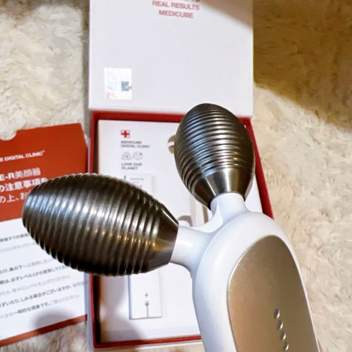 medicube AGE-R 美顔器 専用スタンド付き｜Yahoo!フリマ（旧PayPayフリマ）