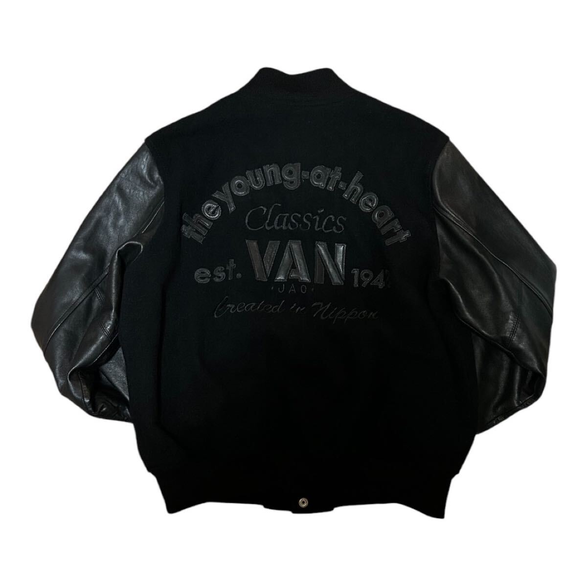 美品 VAN JAC アーチロゴ 袖レザー スタジャン 羊革 L ブラック｜Yahoo