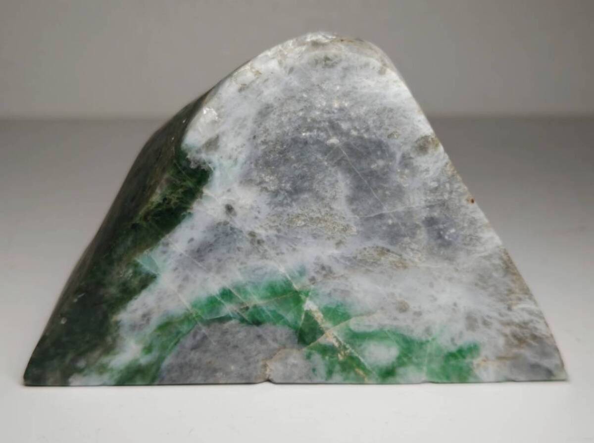 白灰緑】 1 1kg 翡翠 ヒスイ 原石 翡翠原石 鑑賞石 自然石 誕生石 鉱石