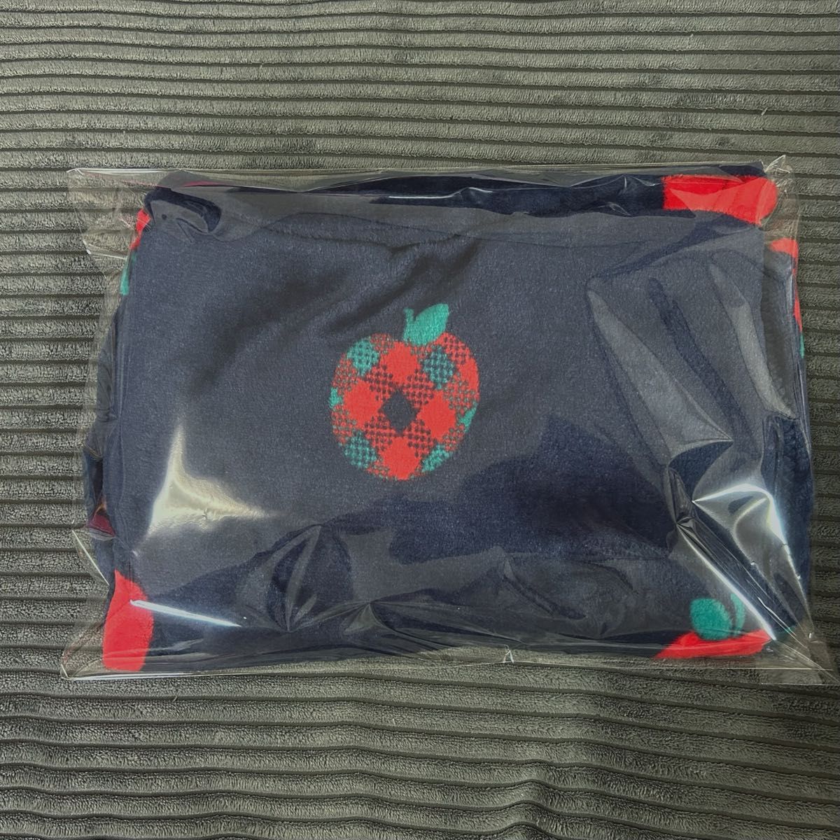 新品 未使用 ファミリア ノベルティ りんご ブランケット｜Yahoo