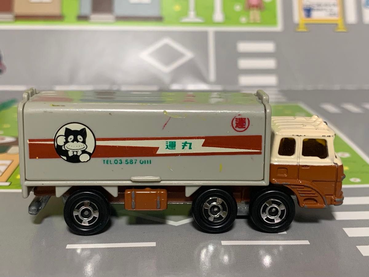 黒箱トミカ トラックフェア 三菱ふそうウイングルーフトラック 丸運