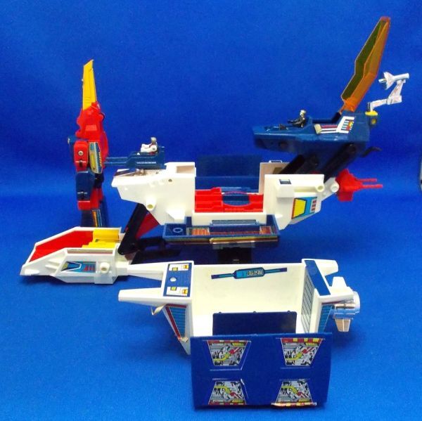 Yahoo!オークション - 箱付 ダイアクロン 超高速戦闘基地 スカイベース