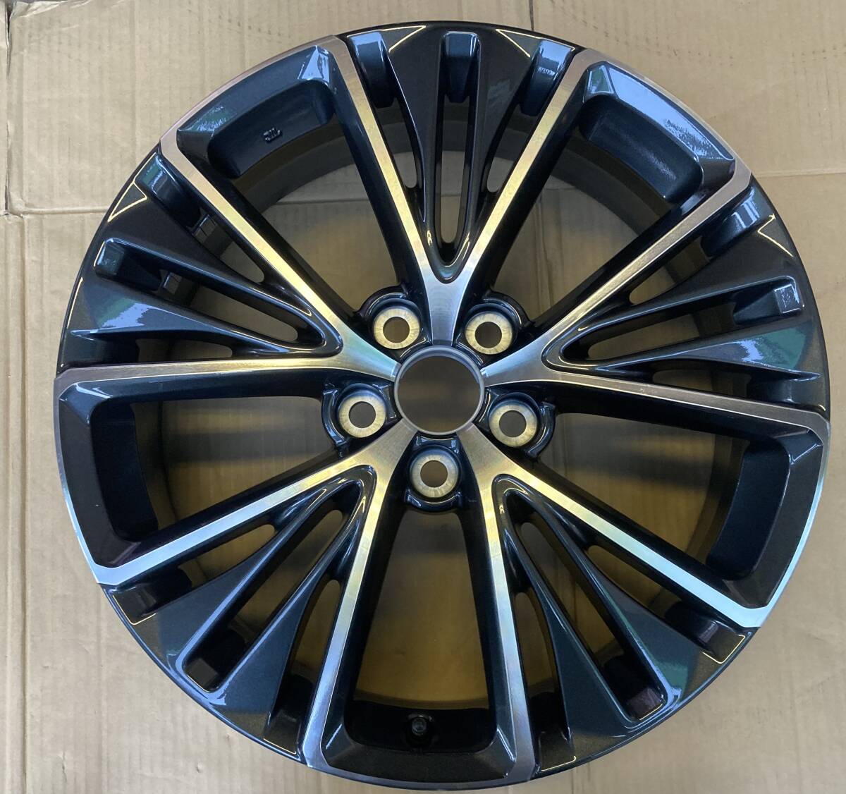 新車外し 60系 プリウス Z グレード 純正19インチホイール 1本 ③ 令和