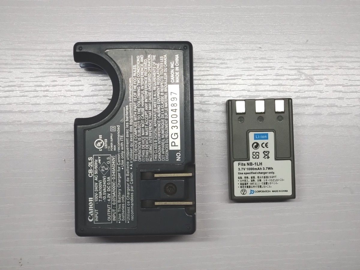 Canon IXY DIGITAL 200 コンパクトデジタルカメラ 充電器 CFカード