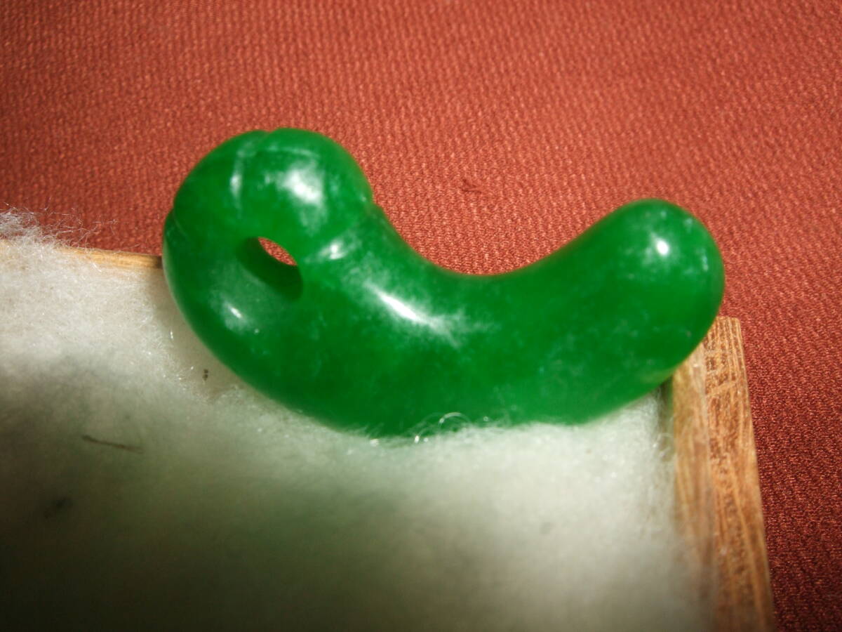 Yahoo!オークション - 古墳期 アップルグリーン 宝石質 翡翠勾玉