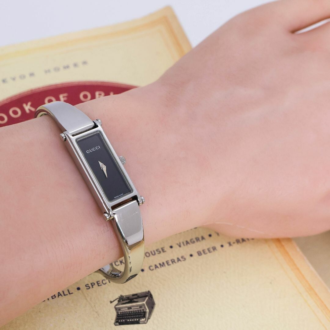 稼働 GUCCI 腕時計 1500L 黒文字盤 バングル シルバー 1390｜Yahoo