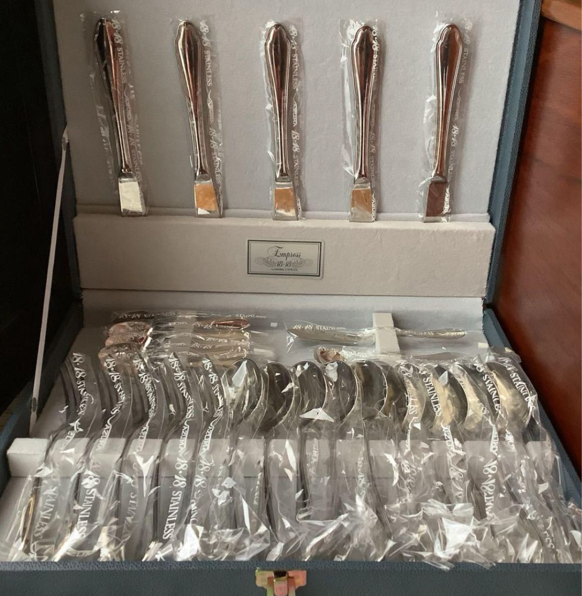 アズマ カトラリーセット エンプレス 18-18ディナーセット〈20本