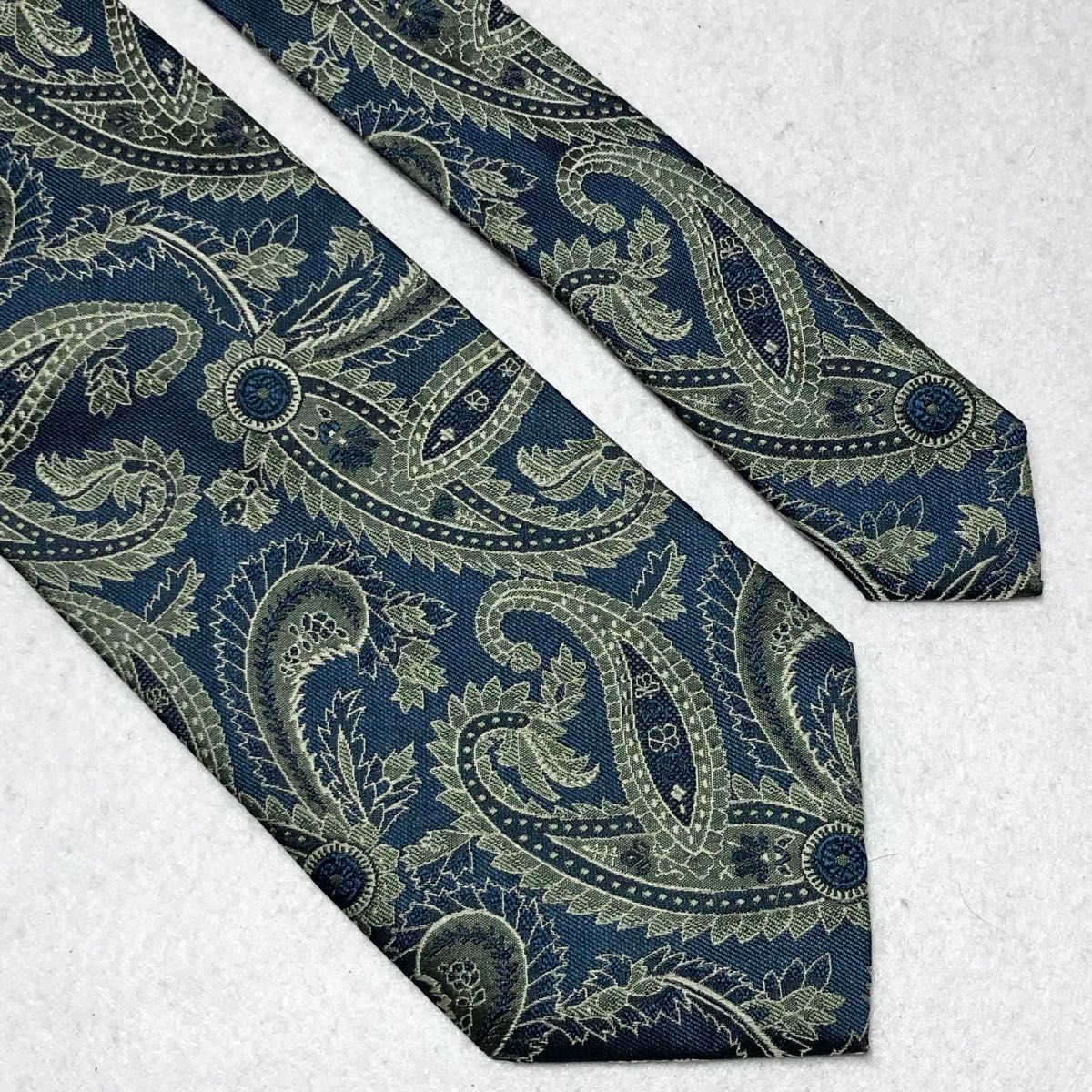 YVES SAINT LAURENT イヴサンローラン ネクタイ ペイズリー グリーン