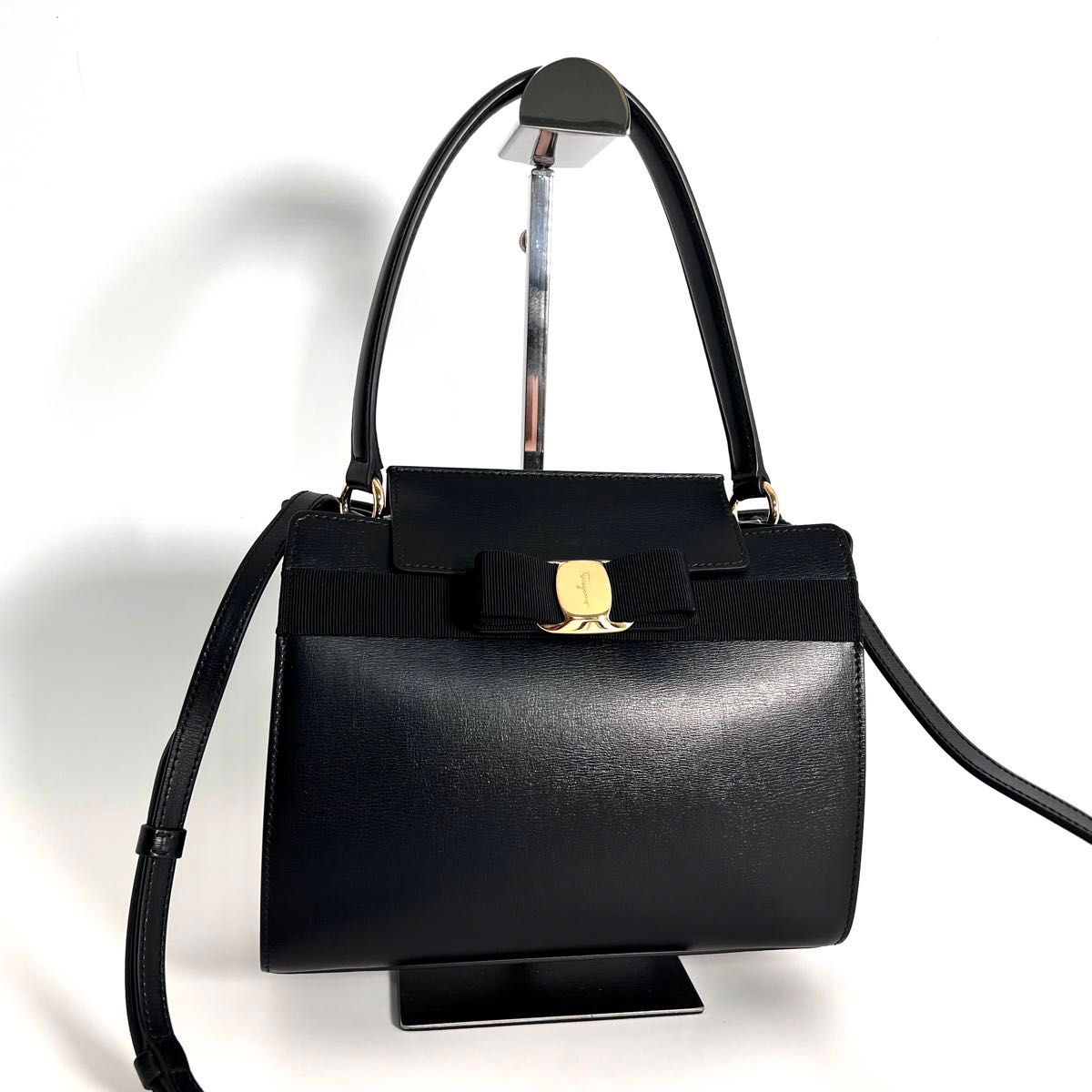 価格相談可能】新品 Salvatore Ferragamo フェラガモ ショルダーバッグ