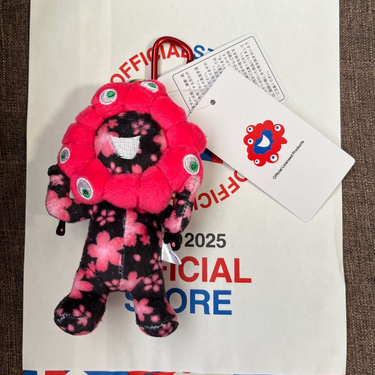 ミャクミャク 大阪万博 2025 桜 キーホルダー マスコット会場限定 黒