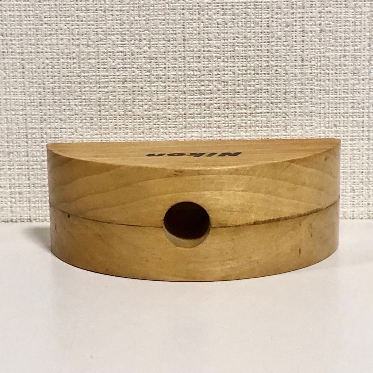 年代物 ヴィンテージ ニコン nikon オブジェ 木製 ロゴ スタンド