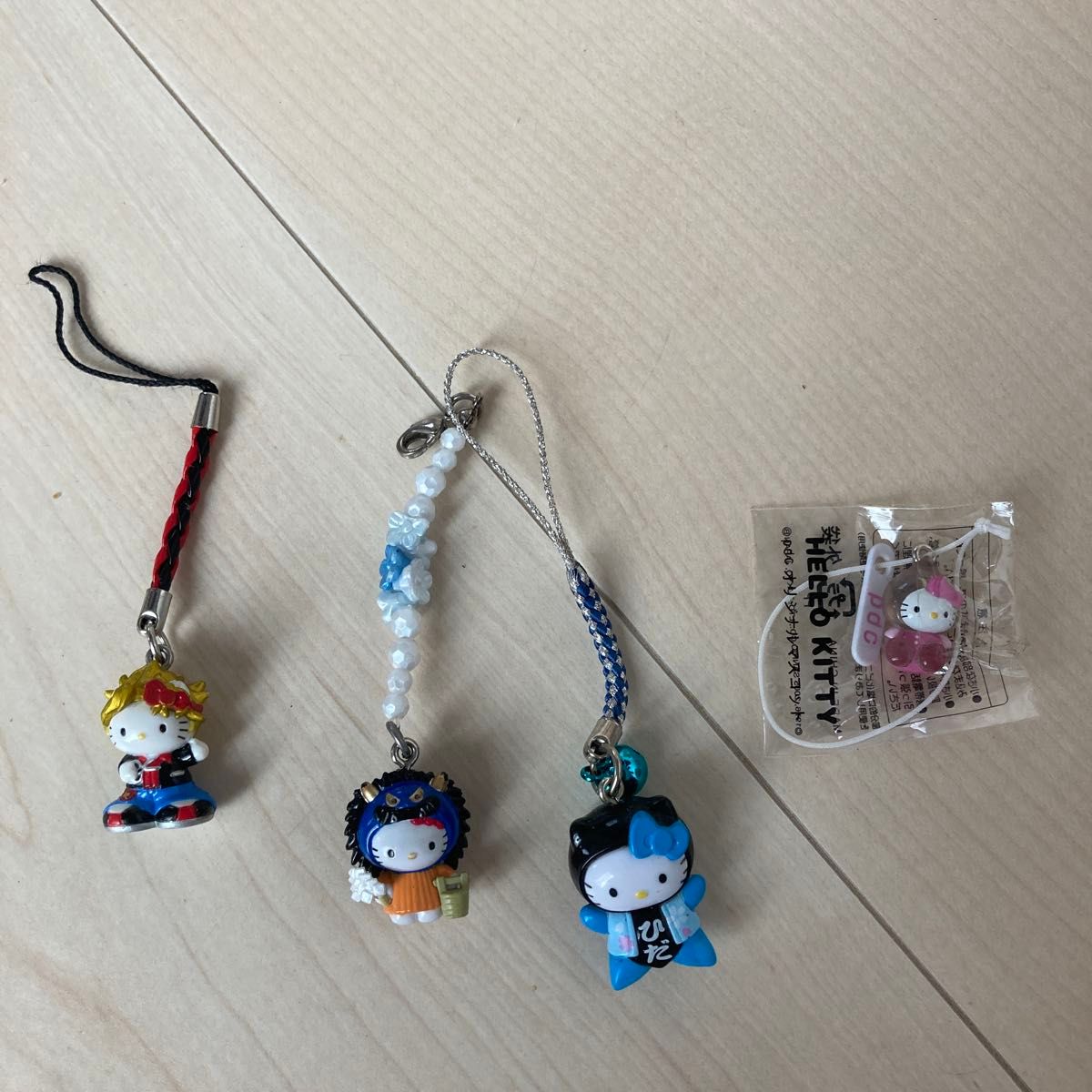 ご当地キティ】 ハローキティ 根付けチャーム ストラップ キーホルダー