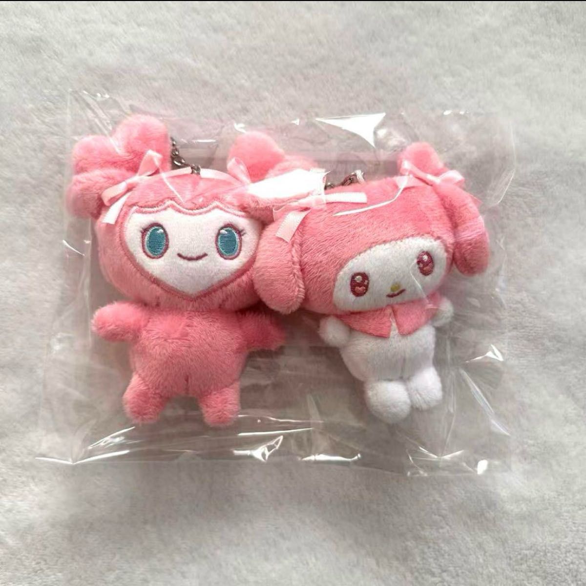 TWICE サンリオコラボ ラブリーバッグチャーム モブリー モモ｜Yahoo