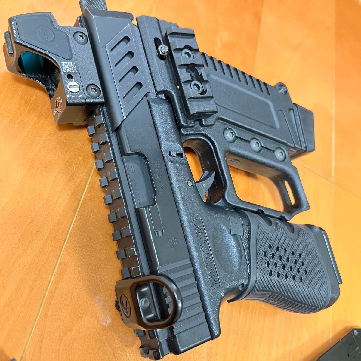 東京マルイ カスタム品 グロックG18C Glock 電動ガン 金属ピニ マガ2