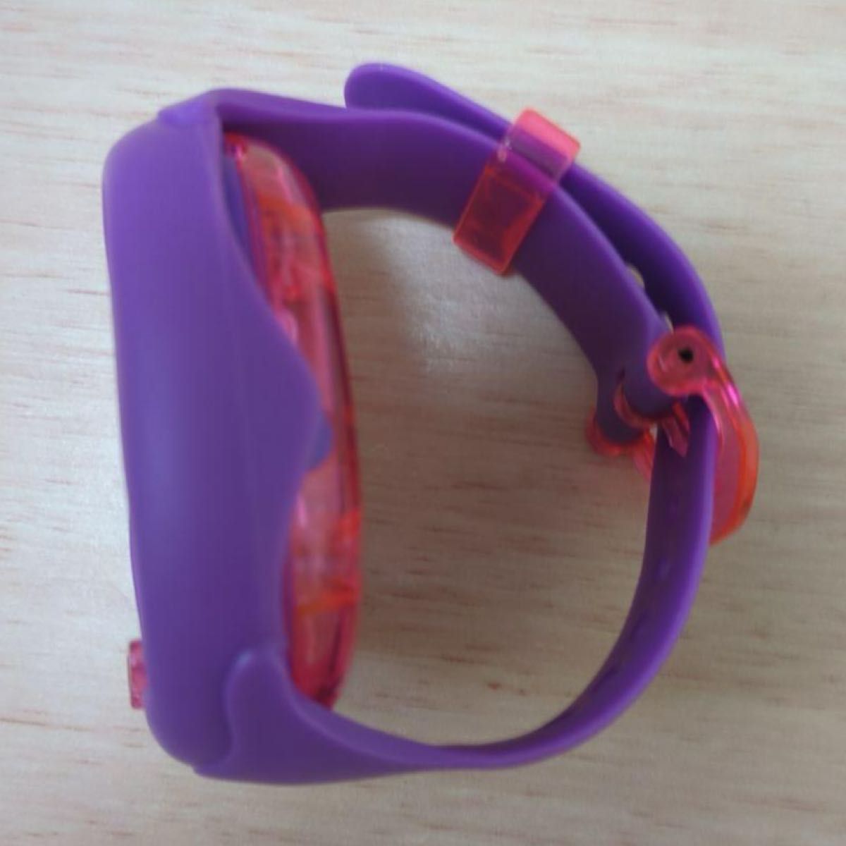 美品 Tamagotchi Uni たまごっちユニ パープル シリコンカバーとガイド