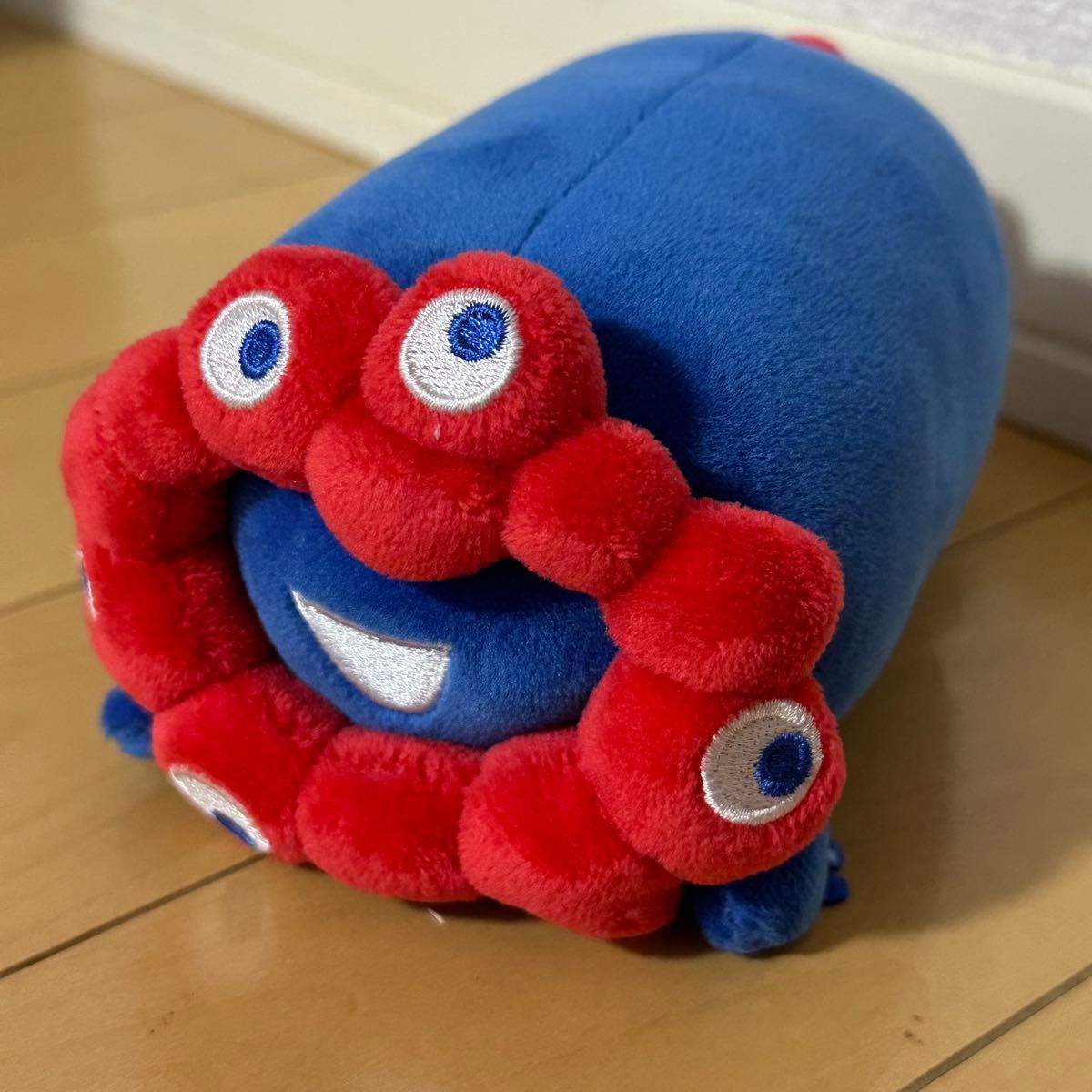 会場限定】ミャクミャク もっちりぬいぐるみ 横 寝 寝そべり 大阪関西