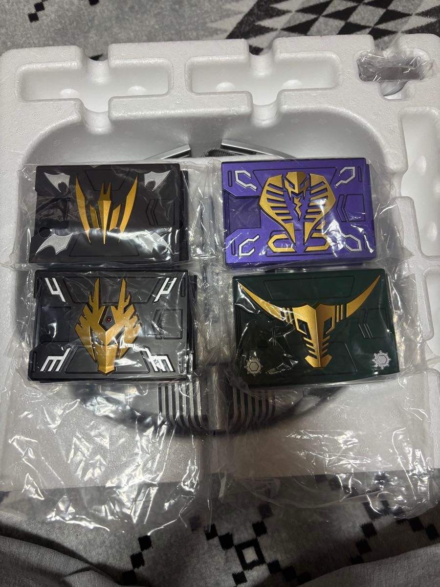 仮面ライダー龍騎 CSM Vバックル 4大仮面ライダーセット COMPLETE