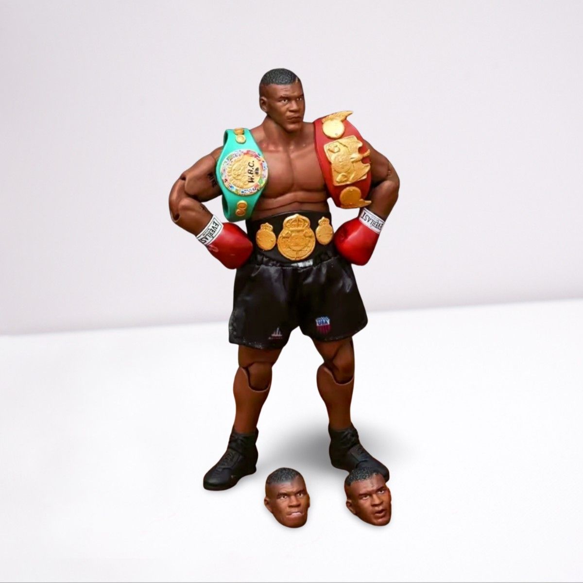 マイク・タイソン ボクシング ヘビー級 チャンピオン フィギュア 可動