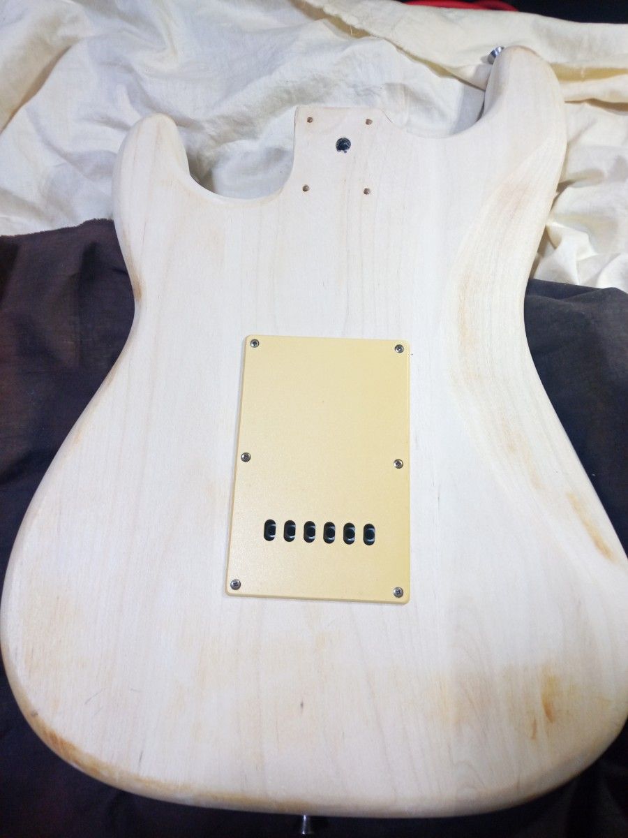 メーカー不明 ストラトキャスター型ボディー｜Yahoo!フリマ（旧PayPay