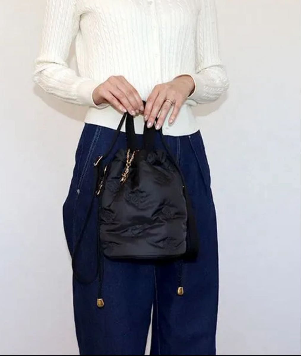 ハイジ 巾着ショルダーバッグ ブラック キルティング フェイラー