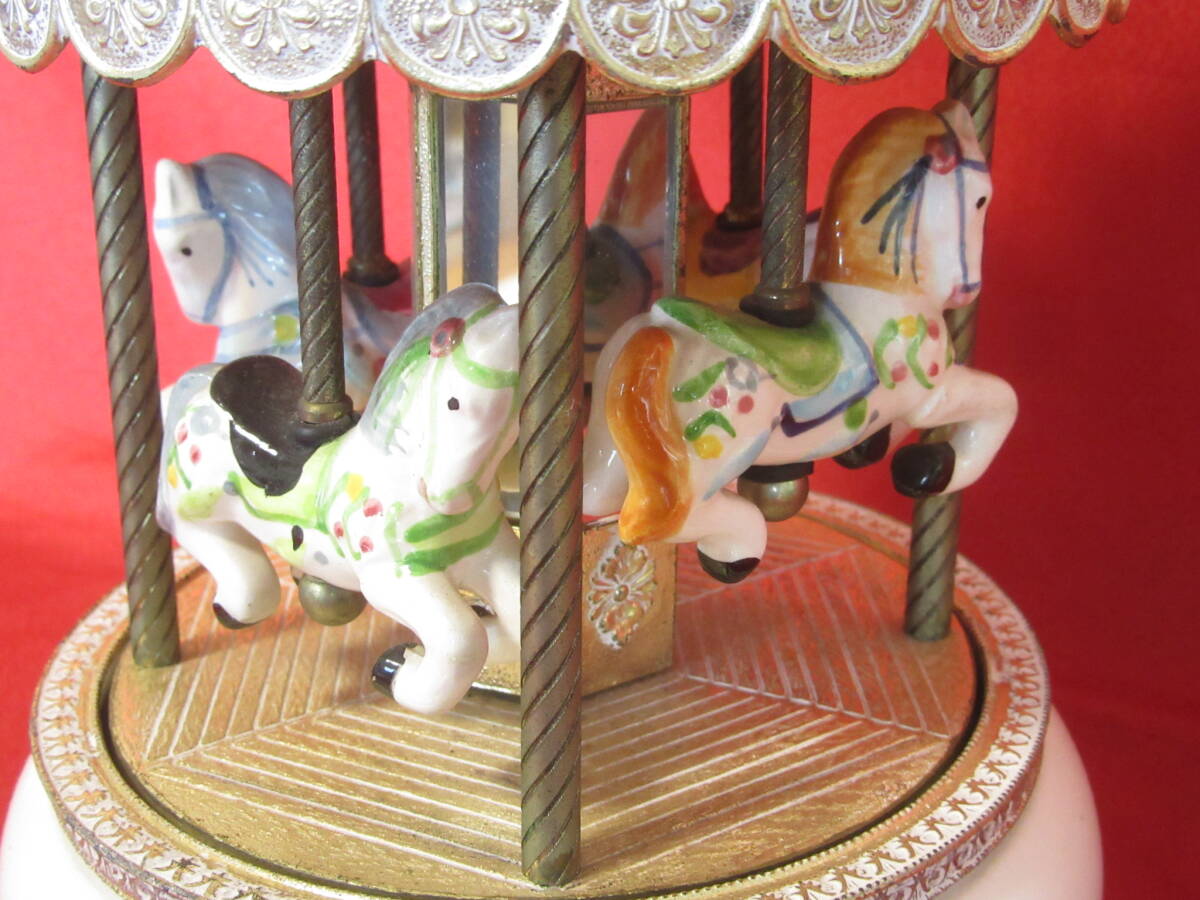 Sankyo Shoji 陶器製 メリーゴーランド オルゴール 馬（曲 スモール