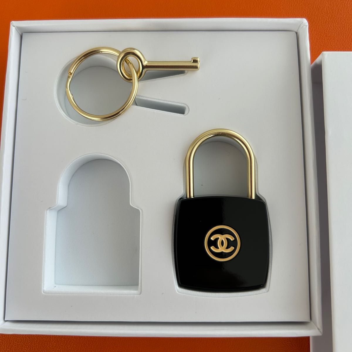 CHANEL シャネル ノベルティ ラコレクションキーホルダー カデナ