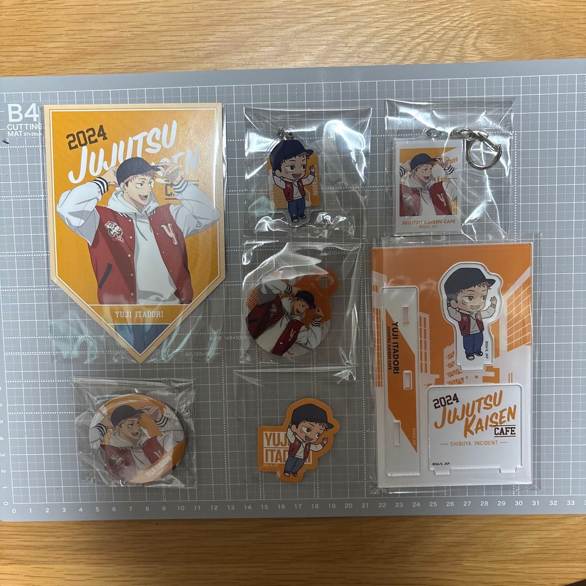 呪術廻戦 カフェ 渋谷事変 2024 虎杖悠仁 グッズ まとめ ① 缶バッジ