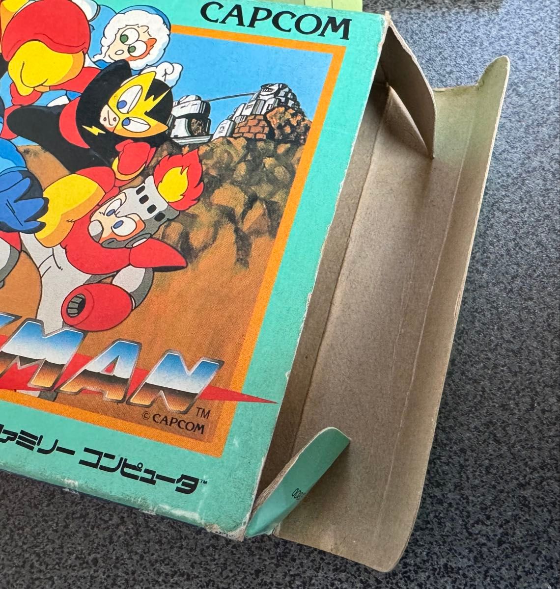 箱だけ ファミコン ロックマン CAPCOM 初代 任天堂 FC レアソフト