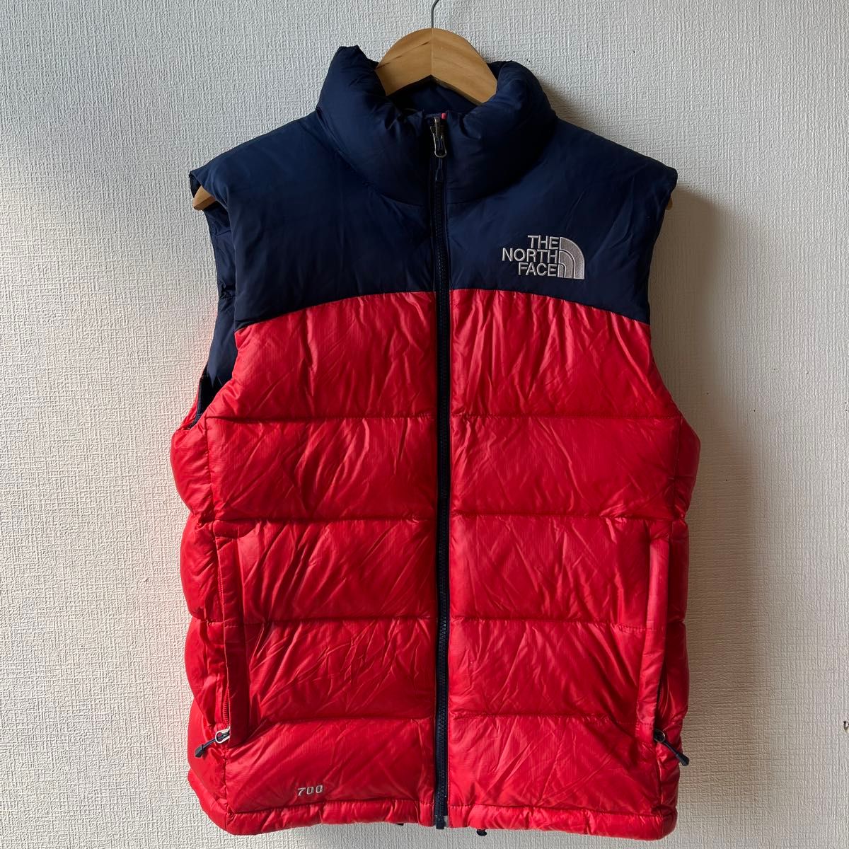 ノースフェイス ヌプシ THE NORTH FACE ダウンベスト レッド 700FP