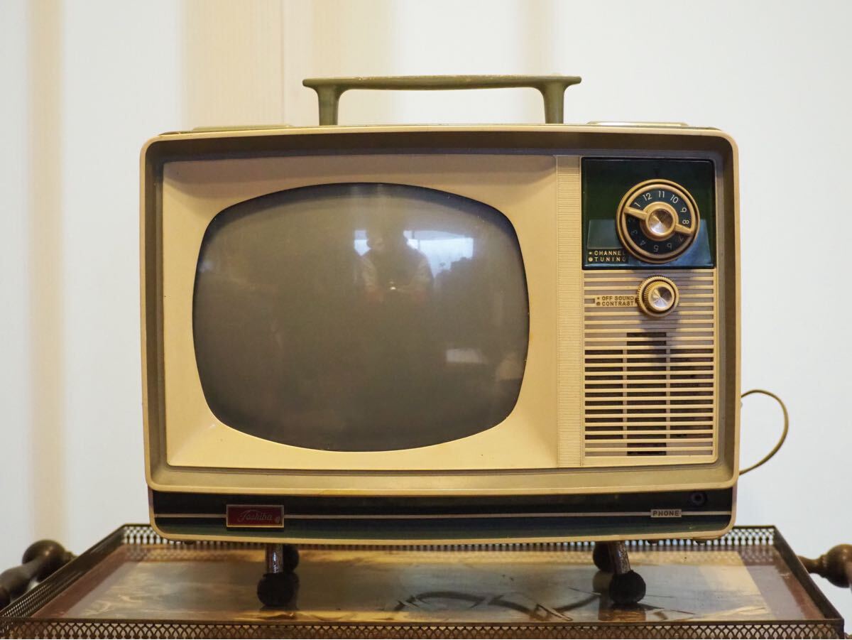 昭和レトロ】Toshiba 真空管モノクロテレビ /モデル14SA形 昭和レトロ