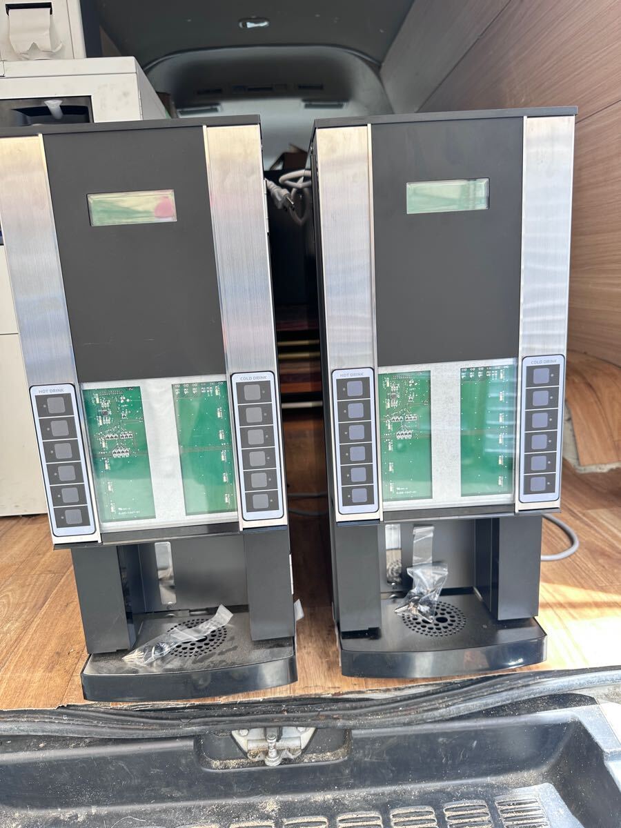 ネスカフェリオナ水道工事が不要の内臓タンク式モデル。