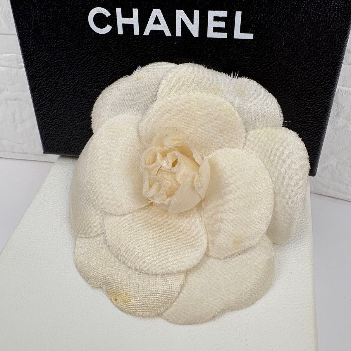 シャネル CHANEL ブローチ コサージュ カメリア フラワー 花 白