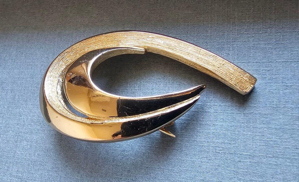 超希少】Dior（ディオール）「クラシック クレセントムーン ブローチ