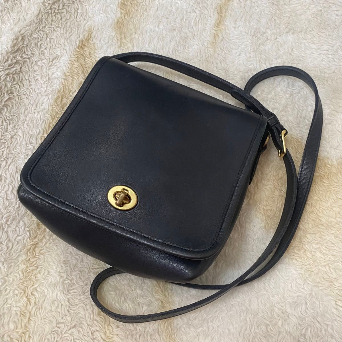 COACH コーチ ショルダーバッグ オールドコーチ ターンロック レザー