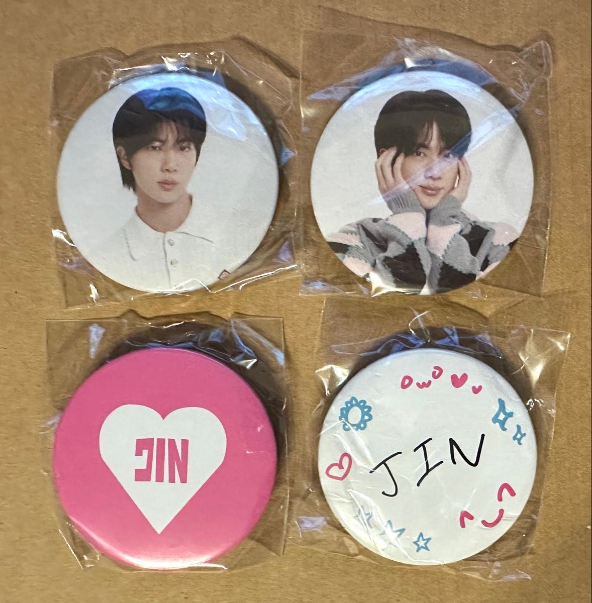 BTS JIN ジン RUNSEOKJIN JAPAN カプセルトイ ガチャ 缶バッジ 日本